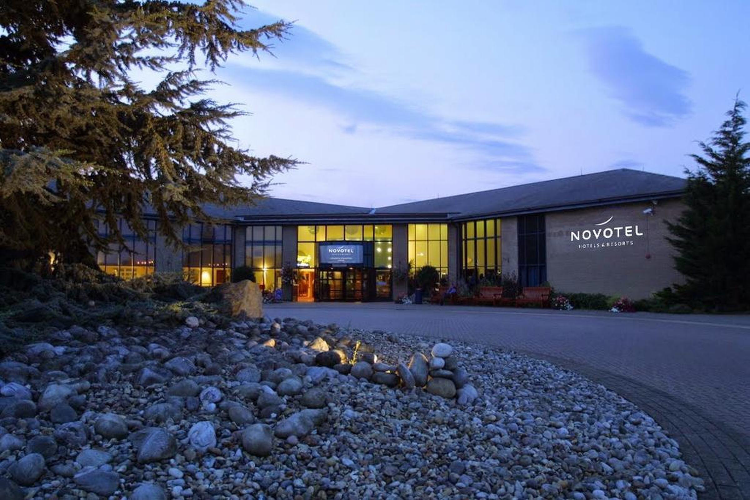 Novotel London Stansted Airport Stansted Mountfitchet Bagian luar foto