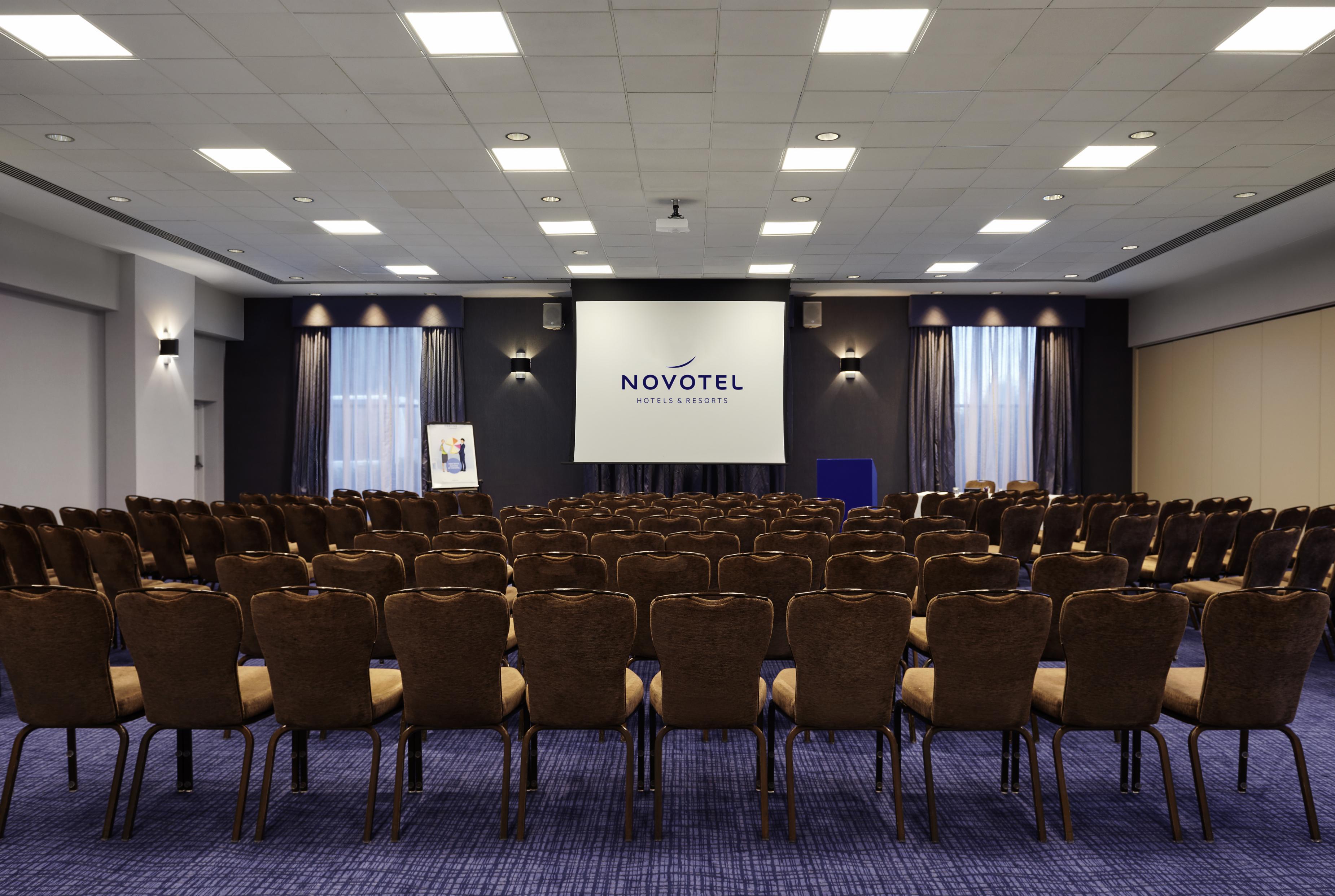 Novotel London Stansted Airport Stansted Mountfitchet Bagian luar foto