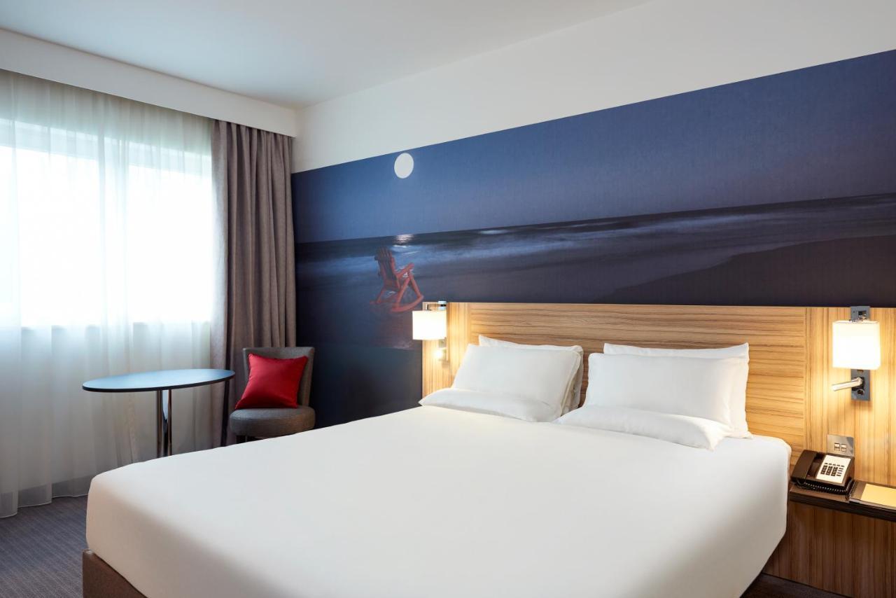 Novotel London Stansted Airport Stansted Mountfitchet Bagian luar foto