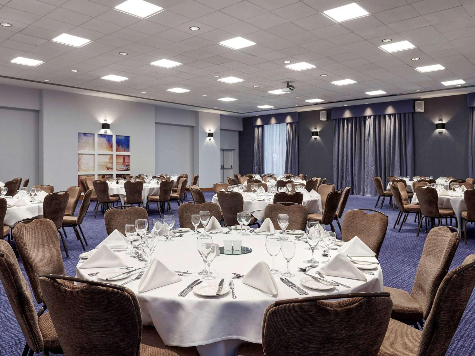 Novotel London Stansted Airport Stansted Mountfitchet Bagian luar foto