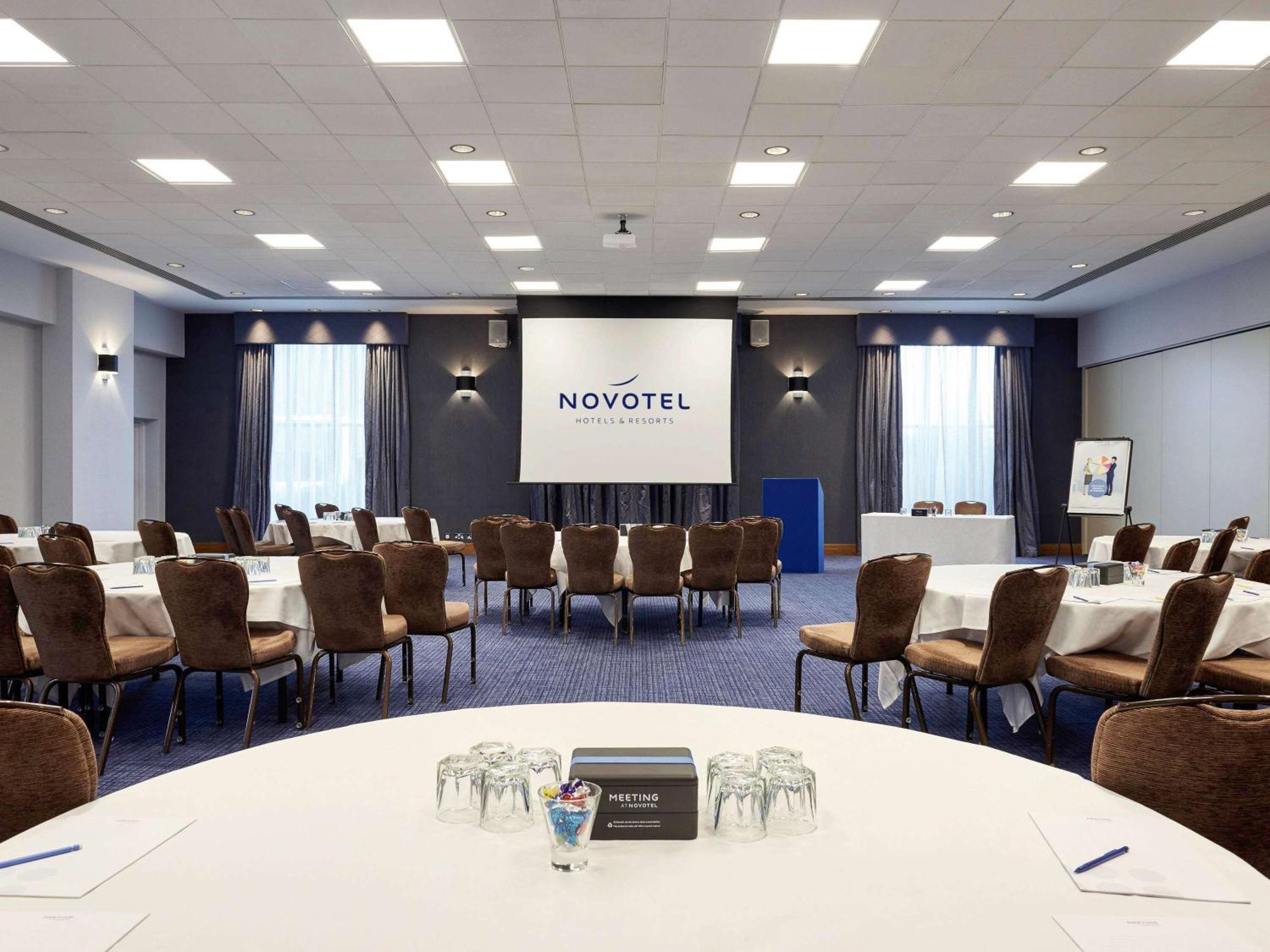 Novotel London Stansted Airport Stansted Mountfitchet Bagian luar foto