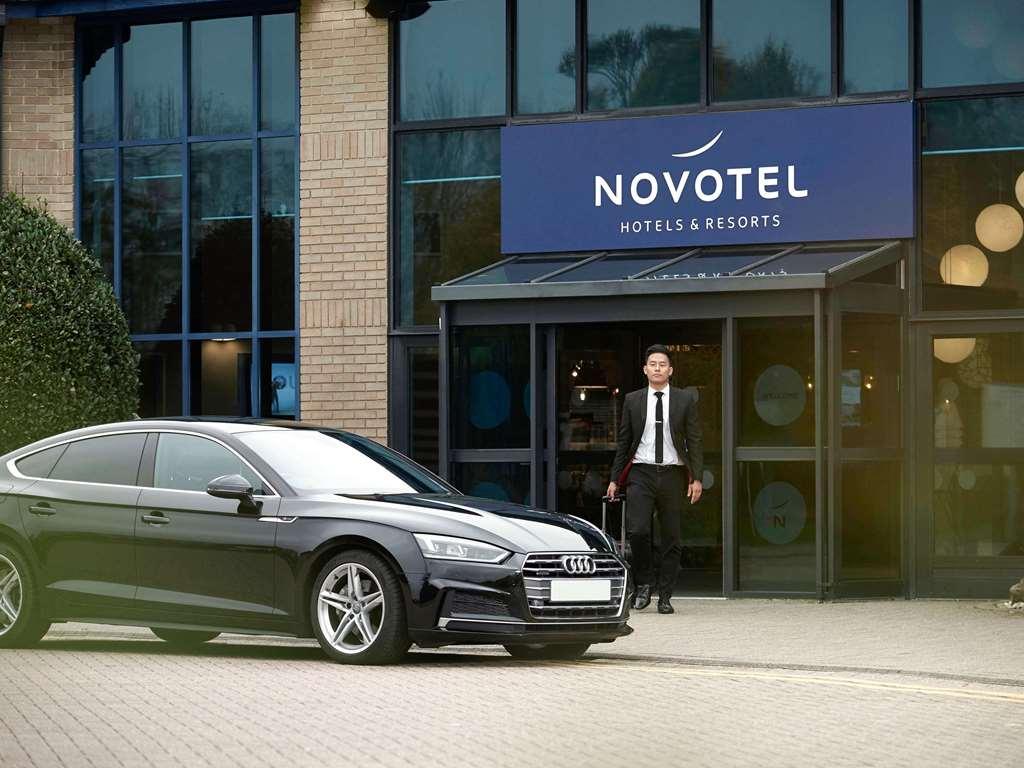 Novotel London Stansted Airport Stansted Mountfitchet Bagian luar foto