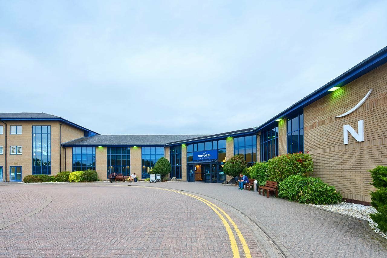 Novotel London Stansted Airport Stansted Mountfitchet Bagian luar foto